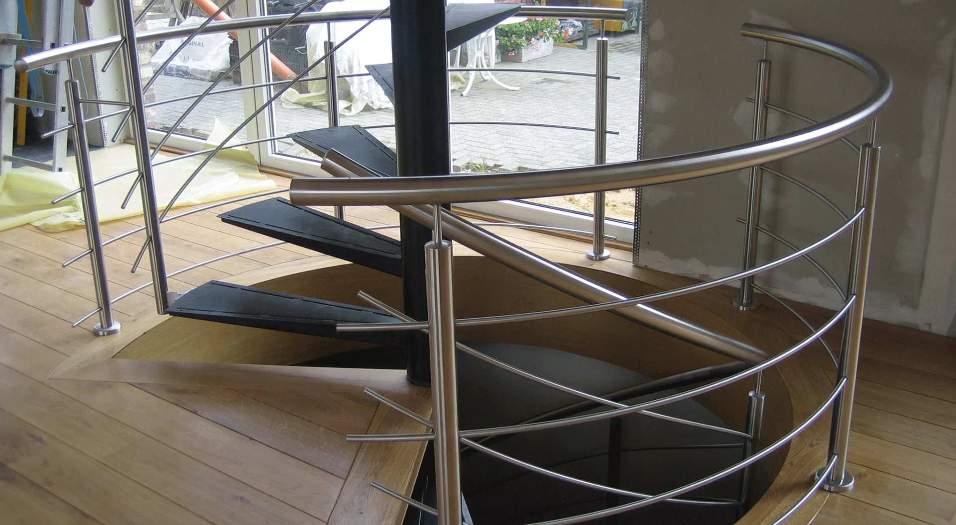 LASSEN SIE UNS<span>VON UNSEREM DESIGN</span> INSPIRIEREN